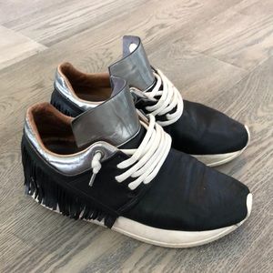 Black ESSEutESSE sneaker size 38